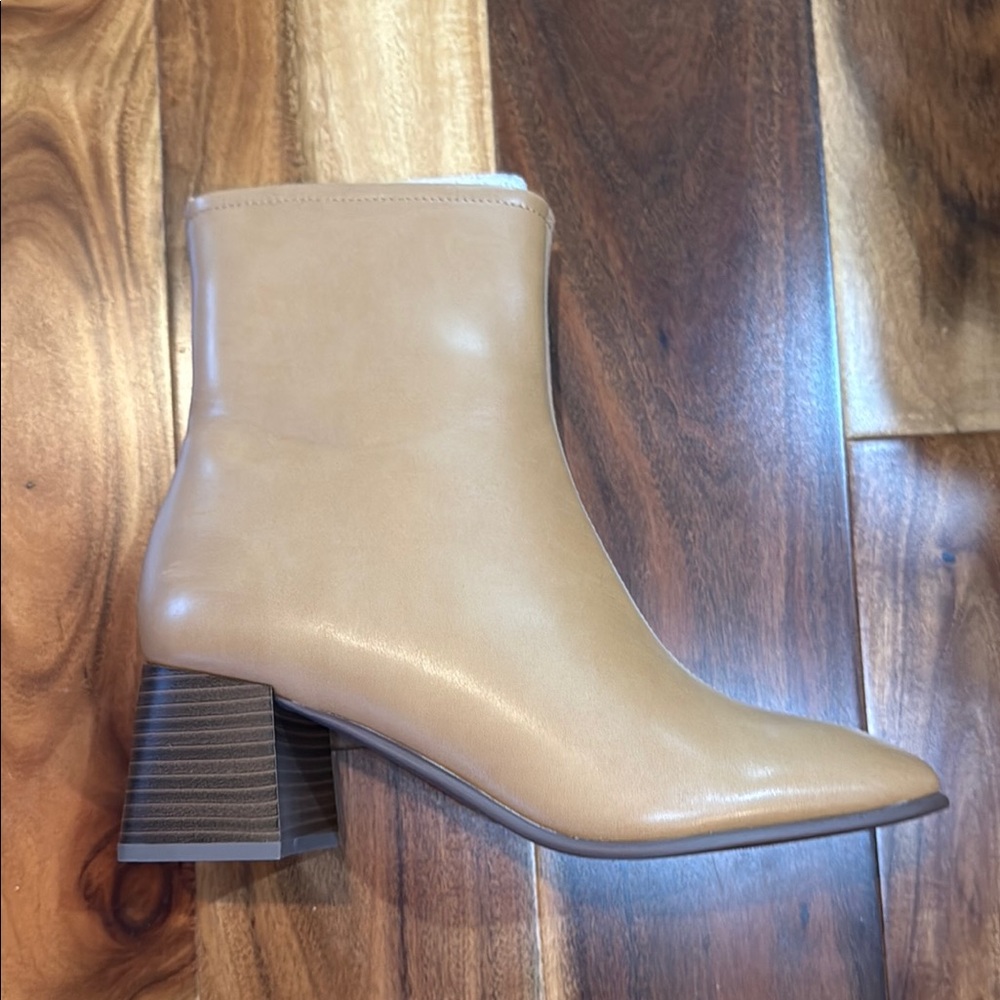 Elegant Tan Ankle Boots